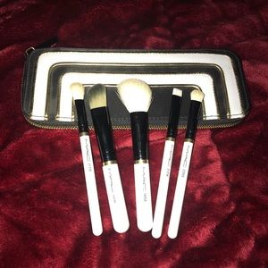 MAC Limited edition travel brushes& matching  case